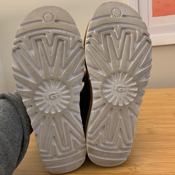 UGG classic short Rustic Weave boot - Picture 10 of 11